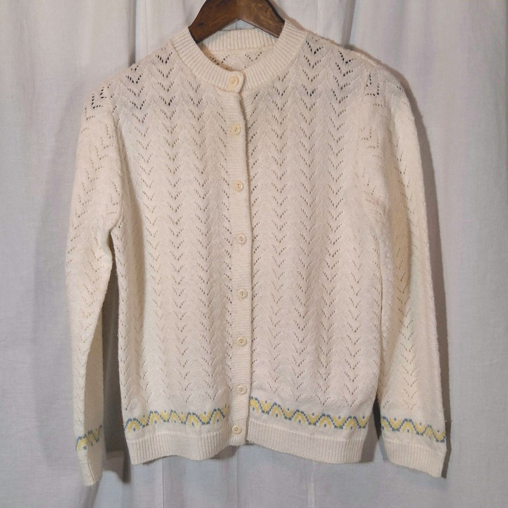 Vintage 70s Pointelle Knit Cardigan Womens Small Cream Chevron Sweater